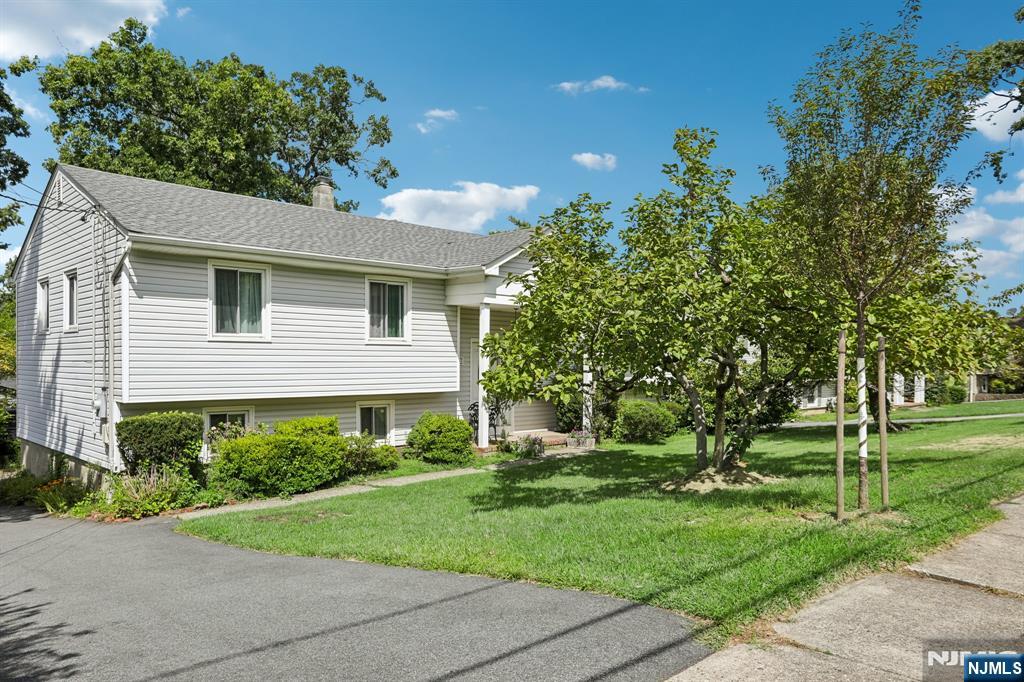 347 Alan Drive - Photo 2