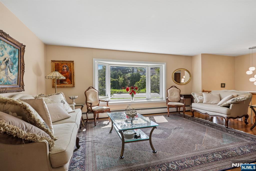 347 Alan Drive - Photo 5