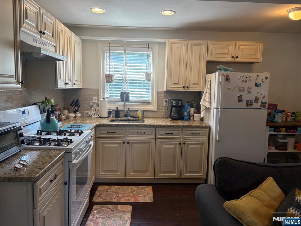 217 David Hooper Place 2 - Photo 3