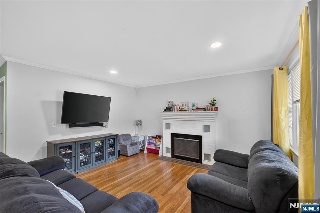 870 Crescent Drive - Photo 5