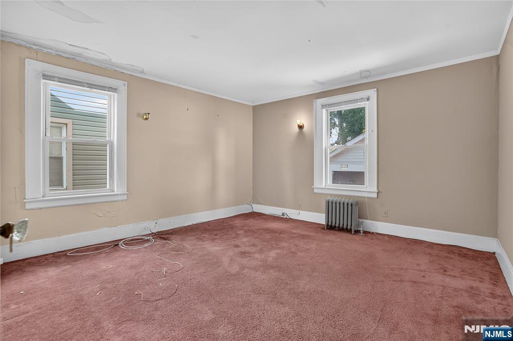 292 Maple Avenue - Photo 3
