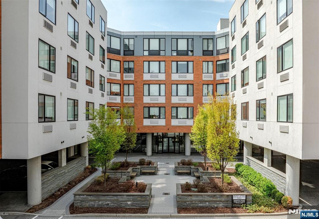 470 Main Street 404 - Photo 2
