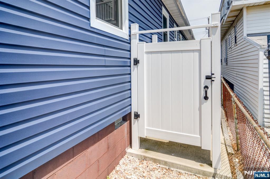 59 Fremont Avenue - Photo 2