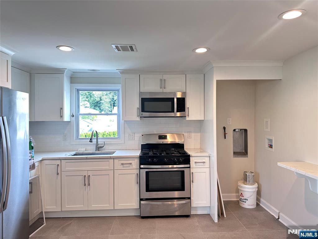 79 Tuttle Street 2 - Photo 2