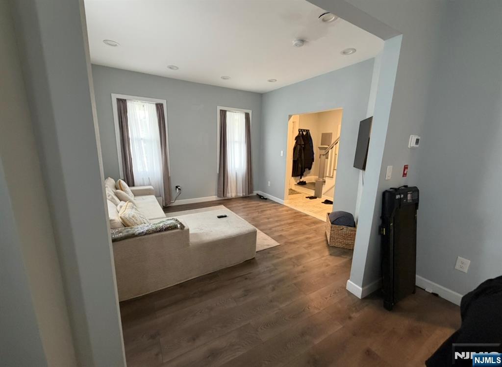 81 Dewey Street - Photo 2