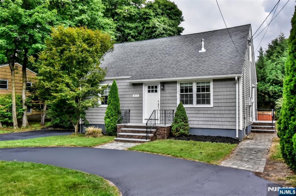 475 Goffle Rd, Wyckoff, NJ 07481
