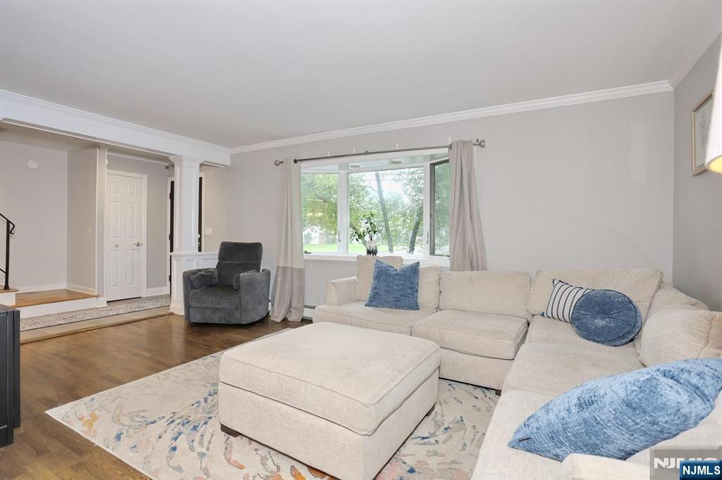 593 Westwood Ave, River Vale, NJ 07675