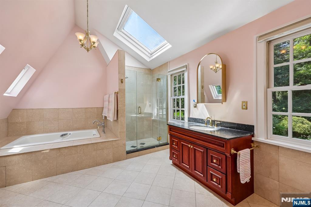 402 Mountain Avenue — photo 17