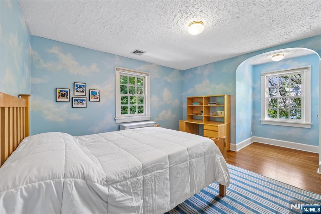 402 Mountain Avenue — photo 18