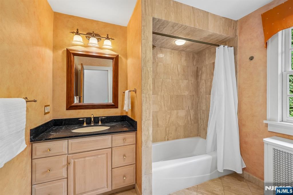 402 Mountain Avenue — photo 19