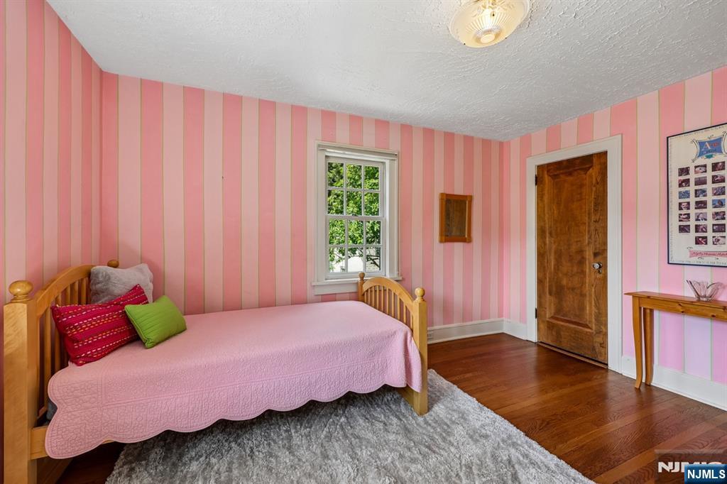 402 Mountain Avenue — photo 21