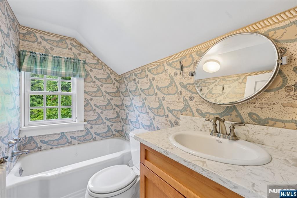 402 Mountain Avenue — photo 24