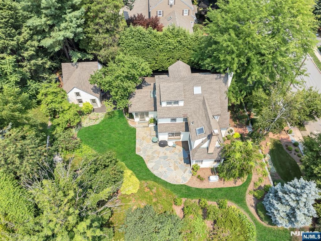 402 Mountain Avenue — photo 30
