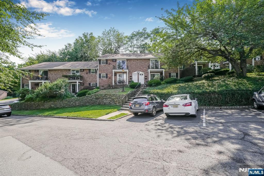 320 South Street 18H - Photo 1