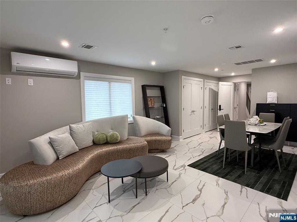 475 Oakdene Avenue 1 - Photo 2