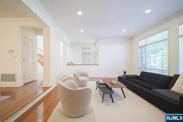 Photo 4 of Townhouse for sale at 148 Hudson Cvs #148, Edgewater, NJ 07020 | MLS# 26032792 | Listing updated on 2026-09-14
