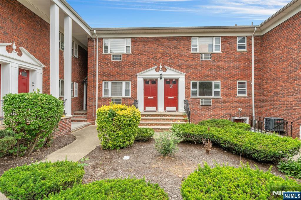 640 Franklin Avenue 1 - Photo 2