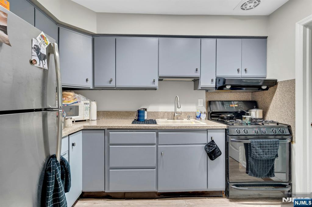 640 Franklin Avenue 1 - Photo 5