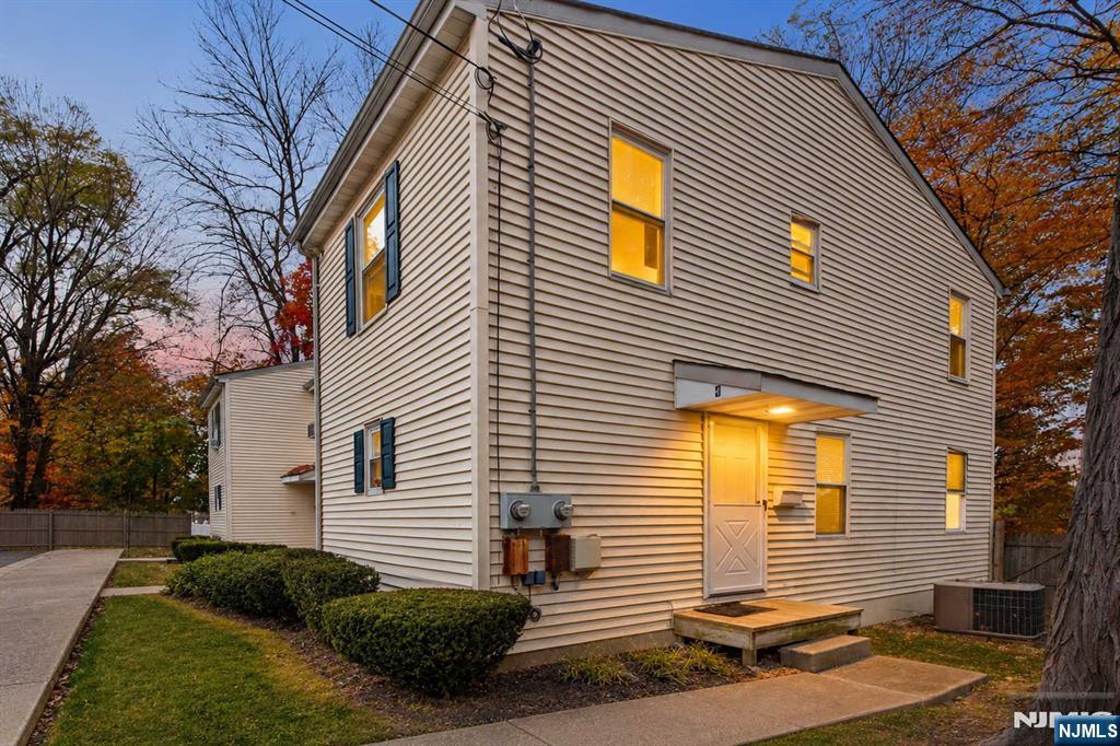 2 Cottage Place 4 - Photo 1