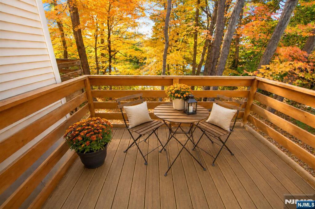 2 Cottage Place 4 - Photo 2