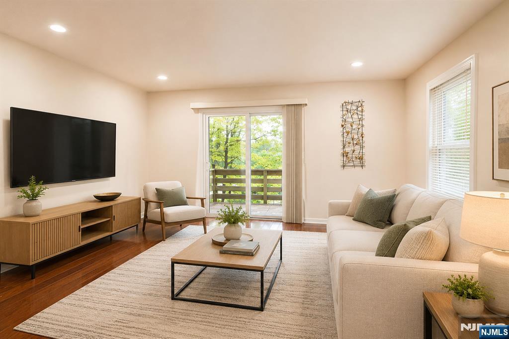 2 Cottage Place 4 - Photo 5