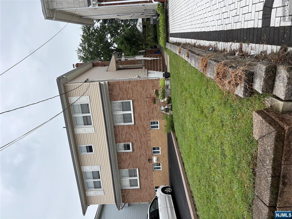 839 Riverside Avenue 2 - Photo 2