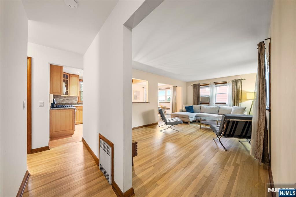639 6th Street - Photo 2