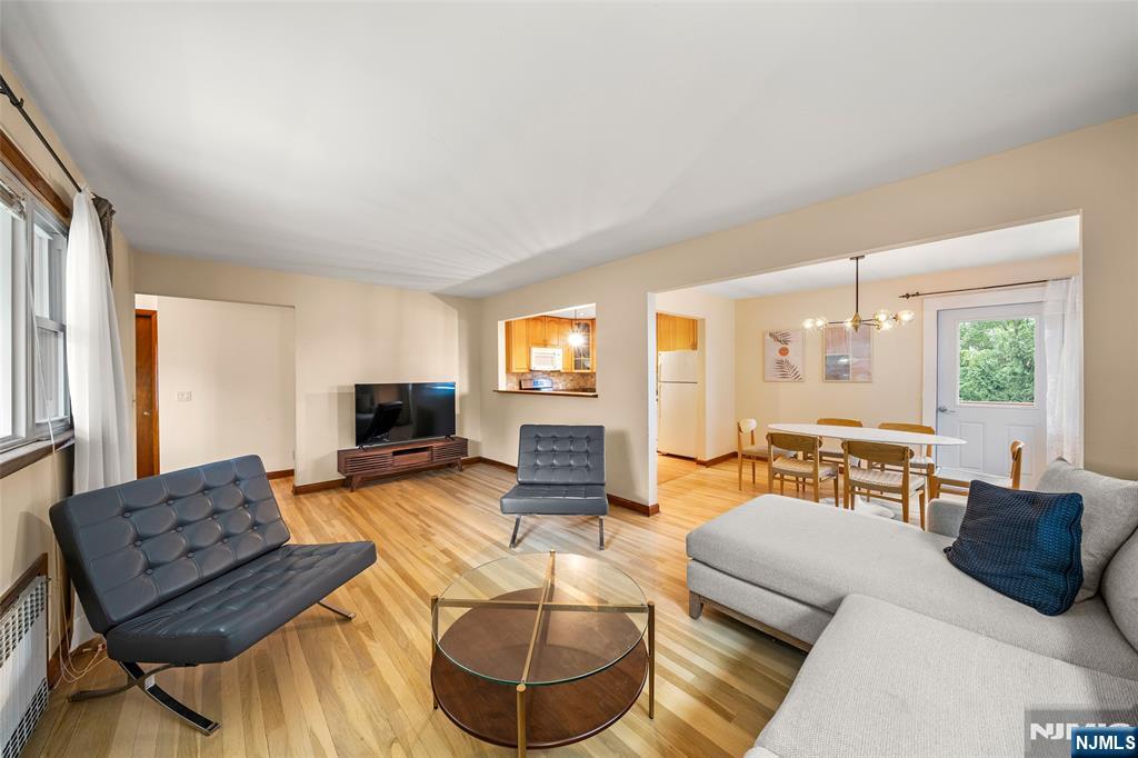 639 6th Street - Photo 4