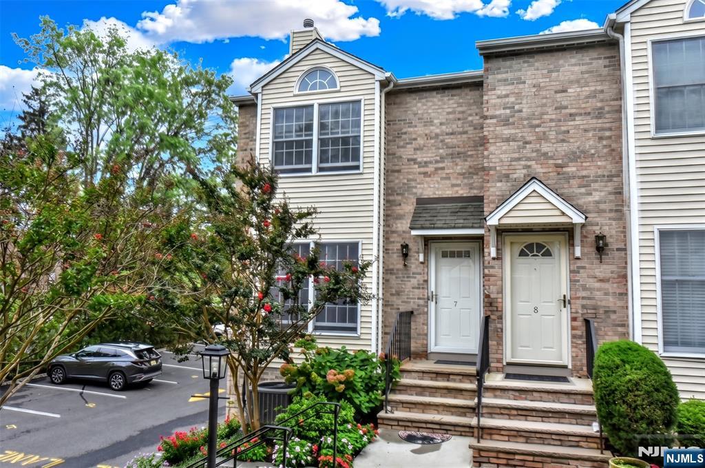 196 W Madison Avenue 7B - Photo 1