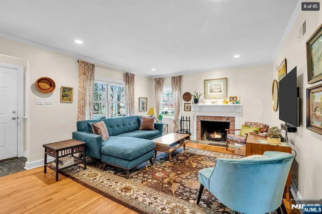 709 Albert Place - Photo 5