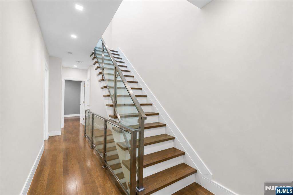 506 Undercliff Avenue
