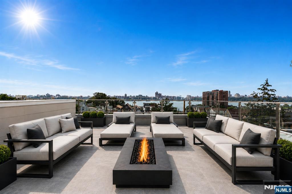 506 Undercliff Avenue