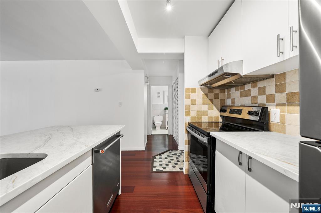 333 Grand Avenue 2M - Photo 4