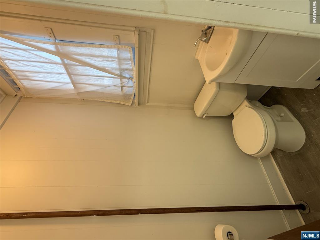 247 Lakeview Avenue - Photo 3