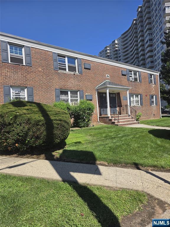 421 Main - Photo 1