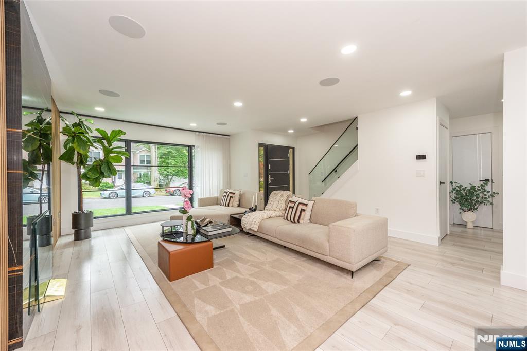 920 Phelps Road - Photo 2