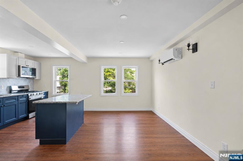 731 Humboldt Street - Photo 5