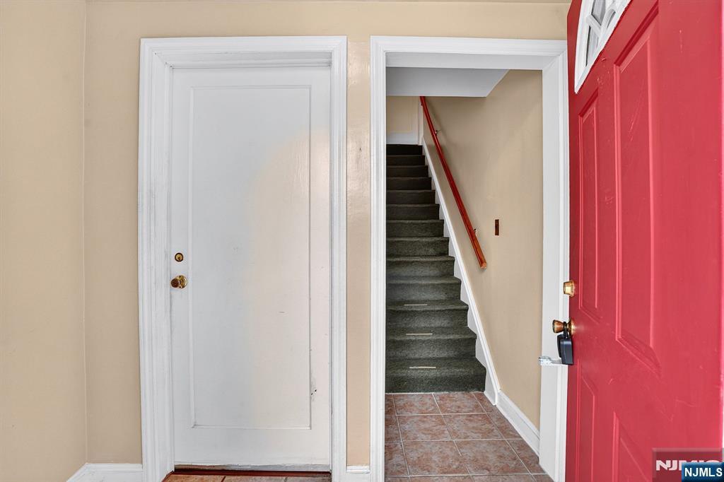 5-7 Bond Place - Photo 2