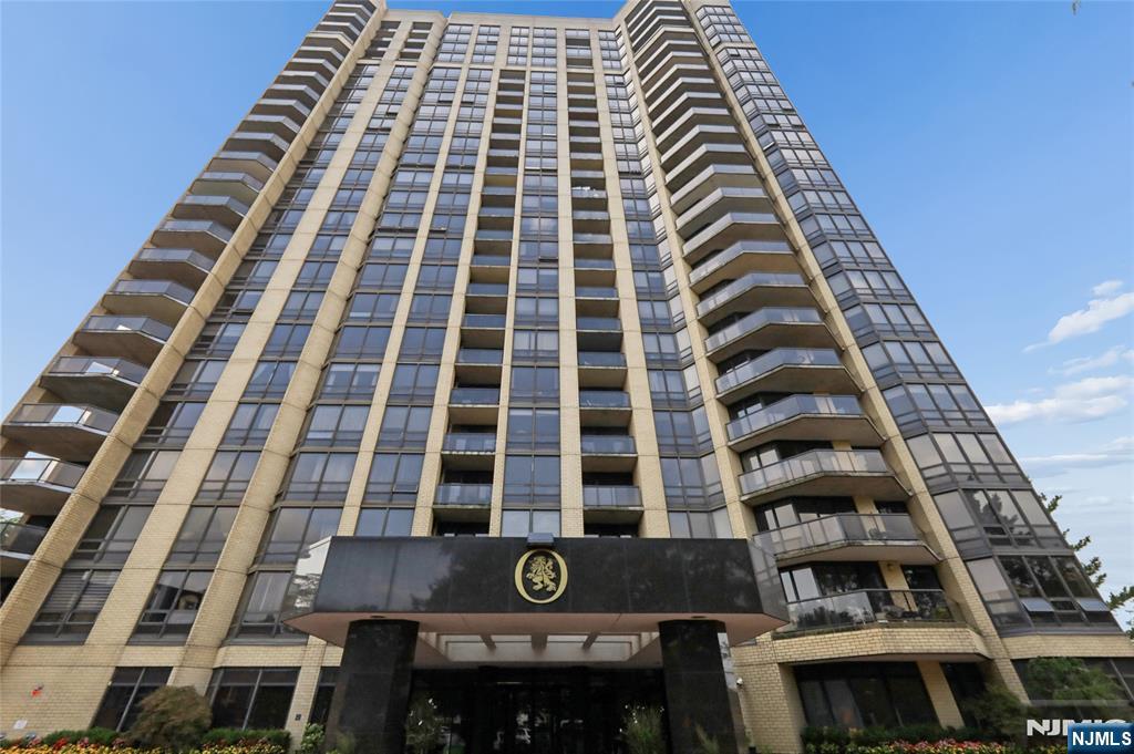 Photo 2 of Condo for sale at 900 Palisade Ave #20A, Fort Lee, NJ 07024 | MLS# 26032883 | Listing updated on 2026-09-16