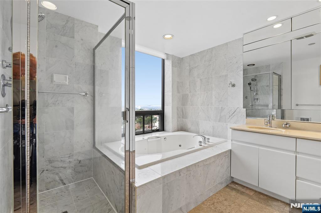 900 Palisade Avenue #20A