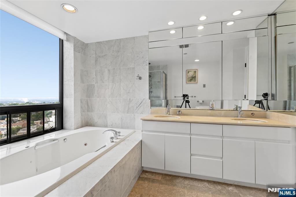 900 Palisade Avenue #20A
