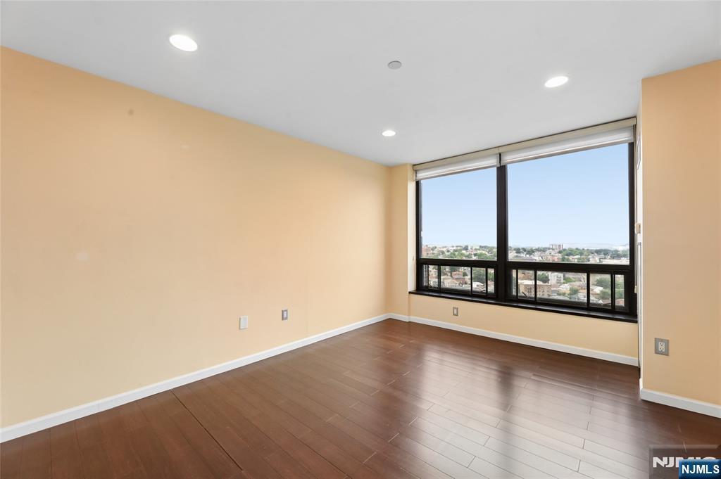 900 Palisade Avenue #20A