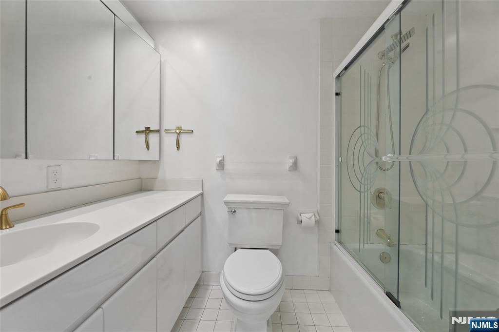 900 Palisade Avenue #20A