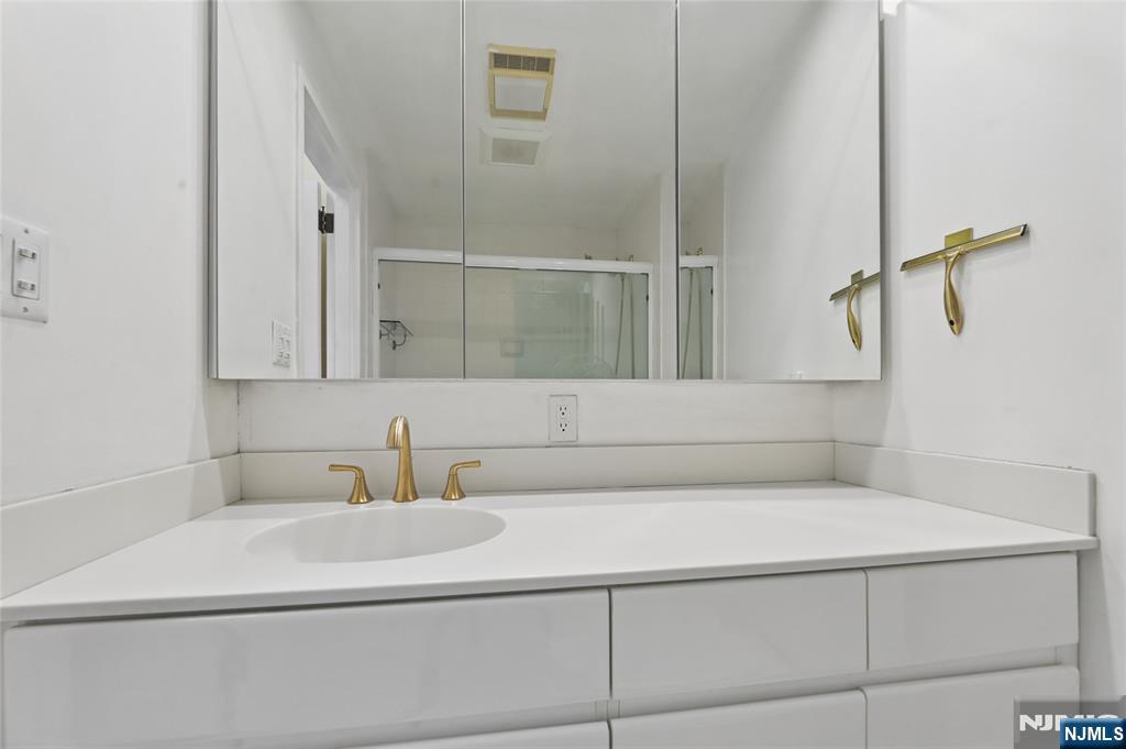 900 Palisade Avenue #20A