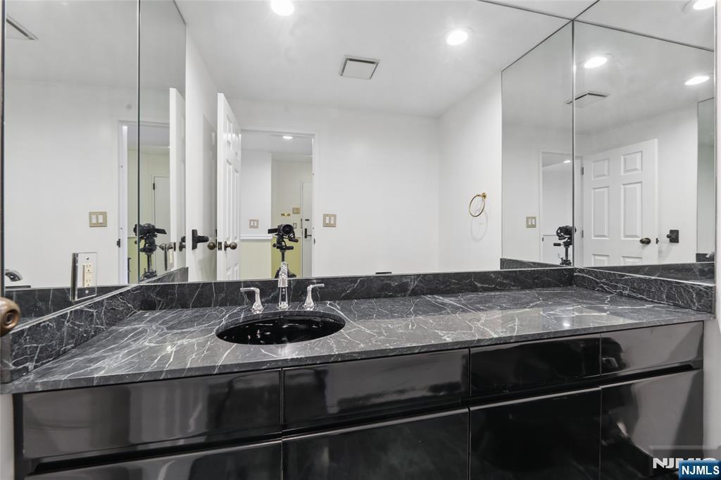 900 Palisade Avenue #20A
