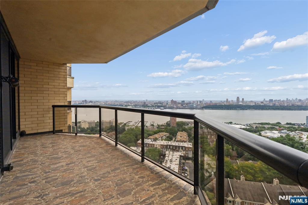 900 Palisade Avenue #20A