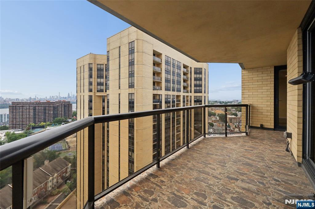 900 Palisade Avenue #20A