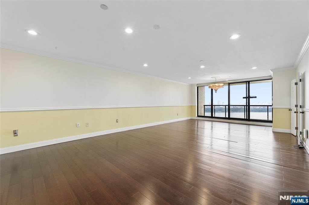 900 Palisade Avenue #20A