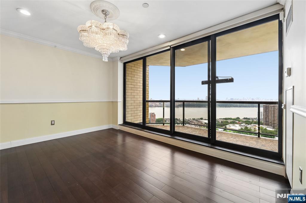 900 Palisade Avenue #20A