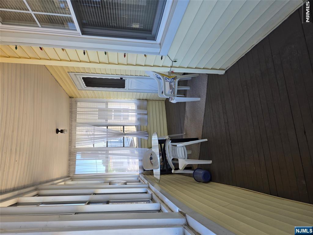 884-886 28th Street - Photo 3